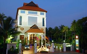 Regant Lake Palace Hotel Kollam